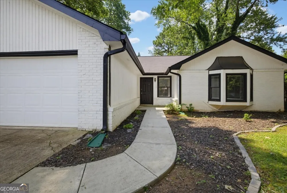 120 Softwood CIR Roswell, GA 30076