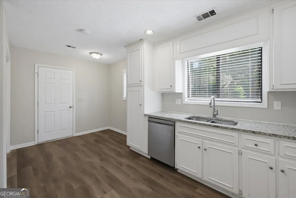 120 Softwood CIR Roswell, GA 30076