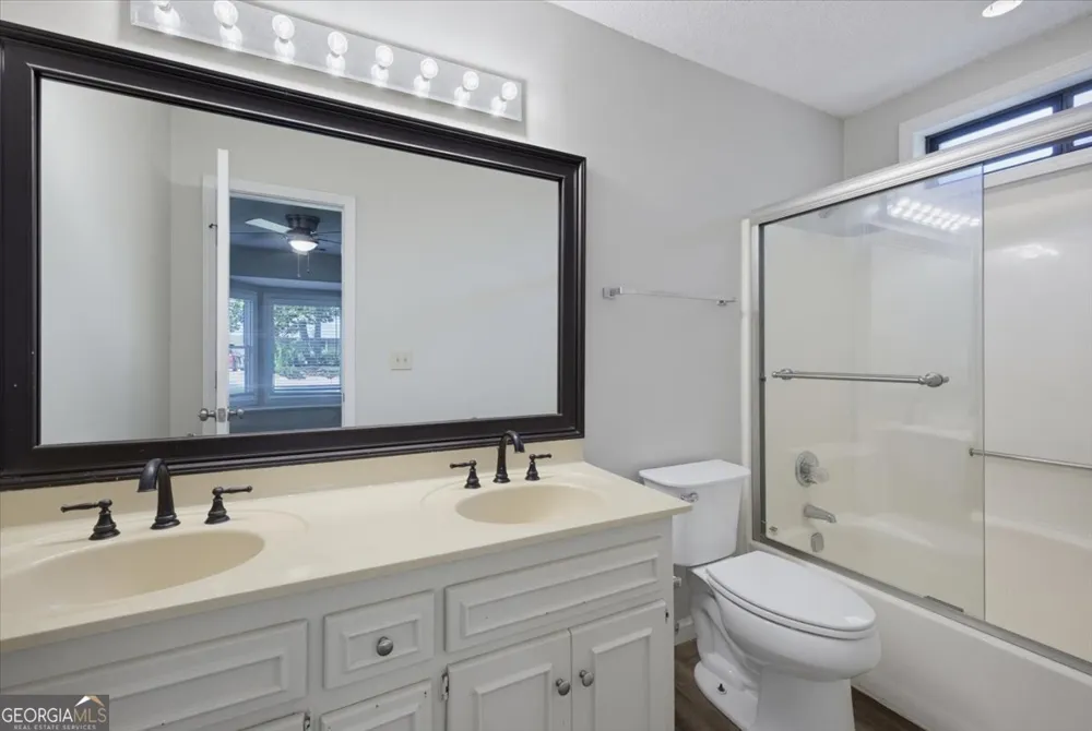120 Softwood CIR Roswell, GA 30076