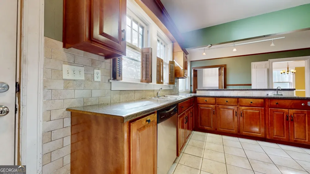 609 Holly ST Waycross, GA 31501