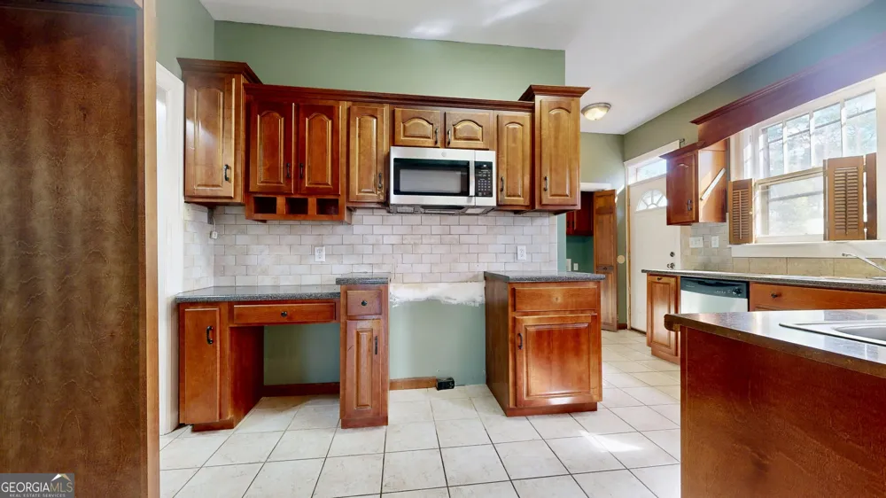 609 Holly ST Waycross, GA 31501