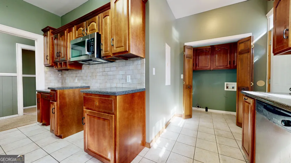 609 Holly ST Waycross, GA 31501