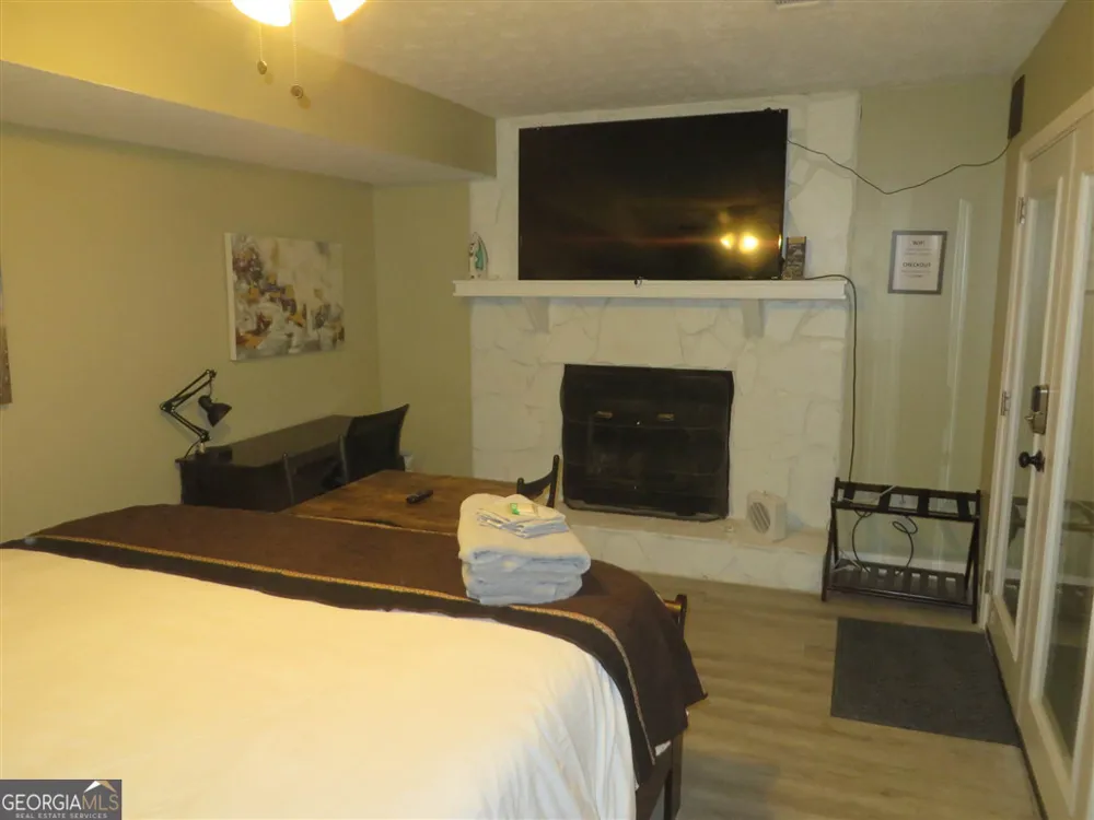 3000 Creel RD Atlanta, GA 30349