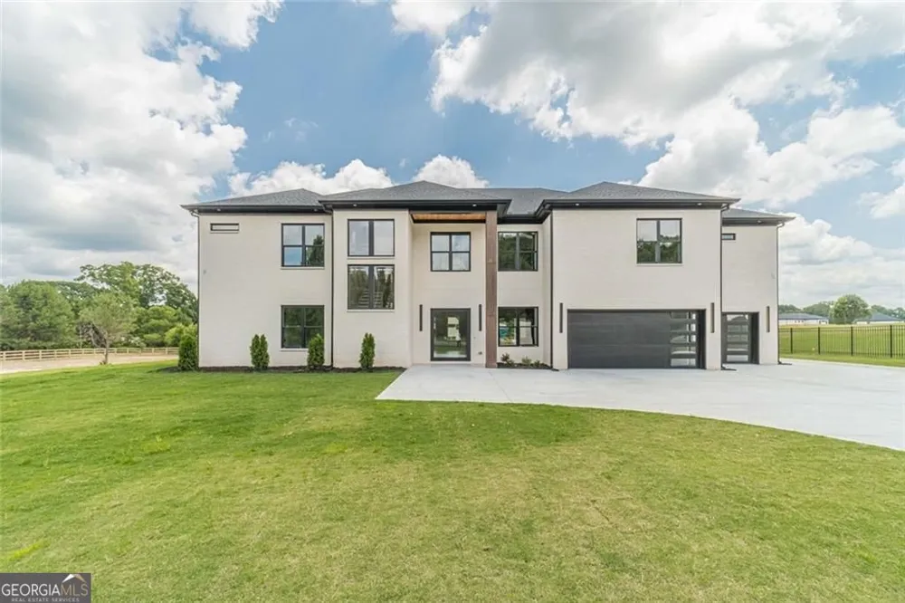 3579 New Hope RD Dacula, GA 30019