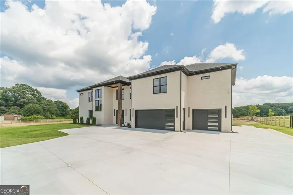 3579 New Hope RD Dacula, GA 30019