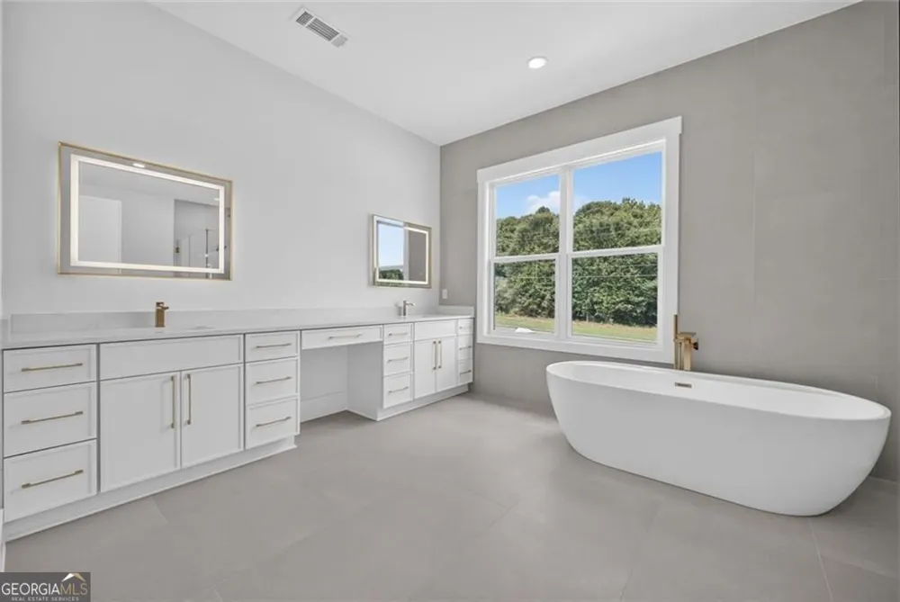 3579 New Hope RD Dacula, GA 30019