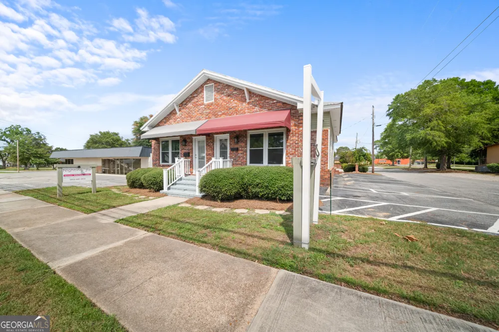 28 S Zetterower AVE Statesboro, GA 30458