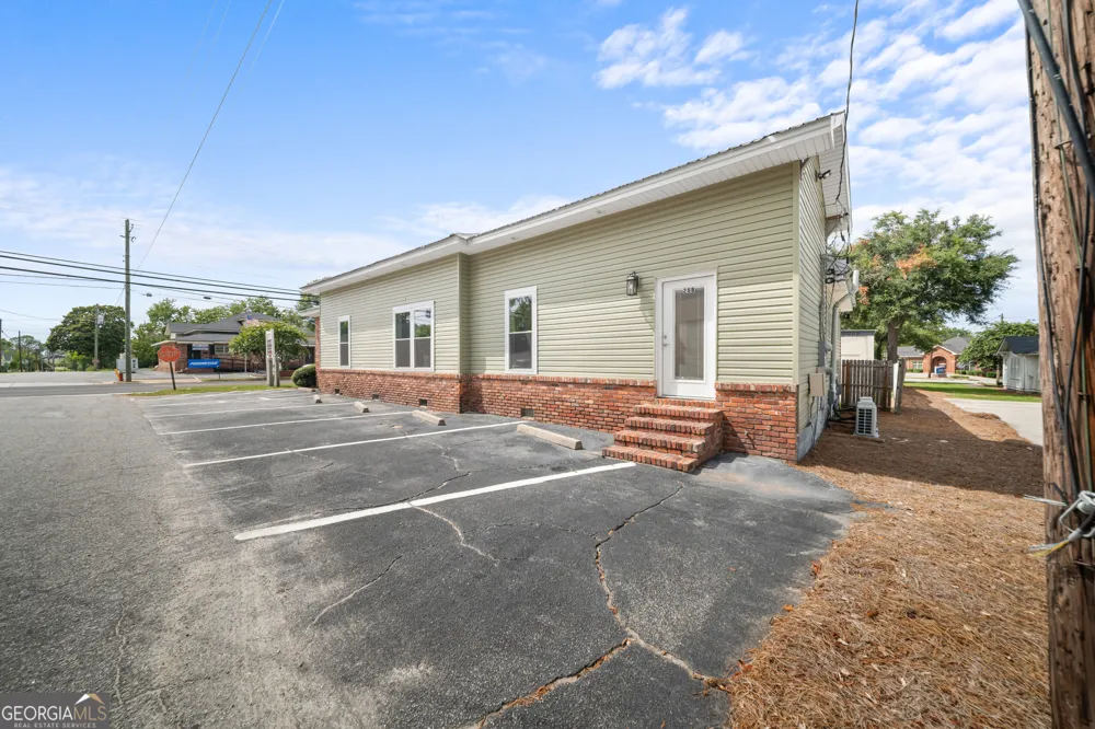 28 S Zetterower AVE Statesboro, GA 30458