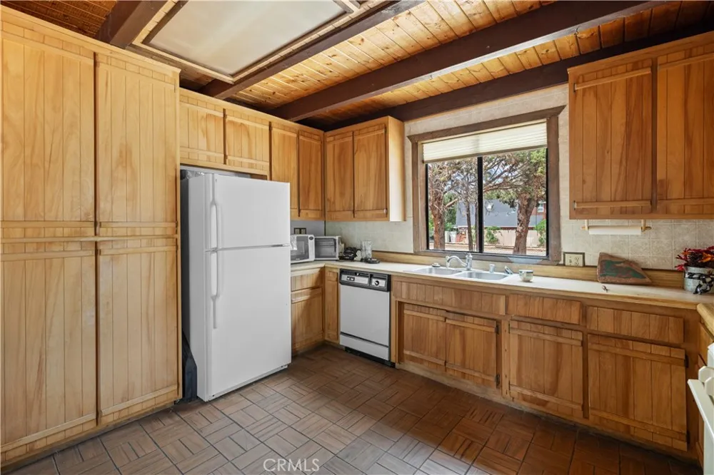 1000 Willow Big Bear City, CA 92314