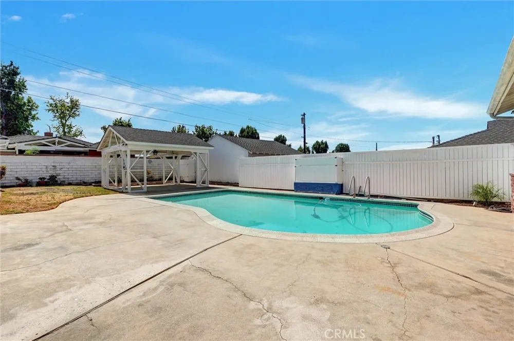 530 Andover Burbank, CA 91504