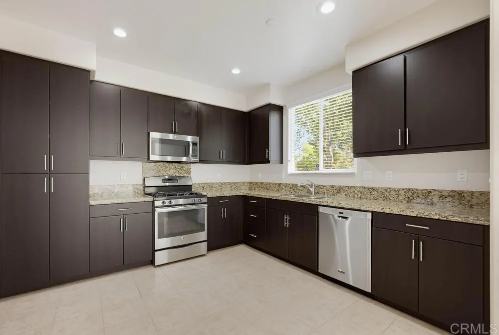 42910 Avenida Amistad Temecula, CA 92592
