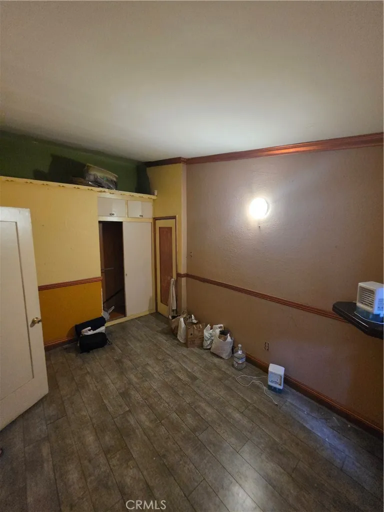 5925 Whitnall Highway Los Angeles, CA 91601