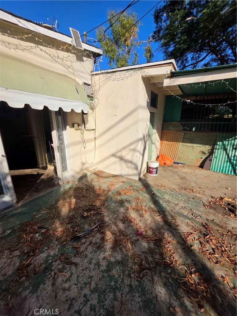 5925 Whitnall Highway Los Angeles, CA 91601