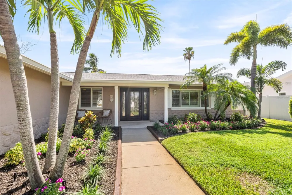 251 JULIA CIRCLE St Pete Beach, FL 33706
