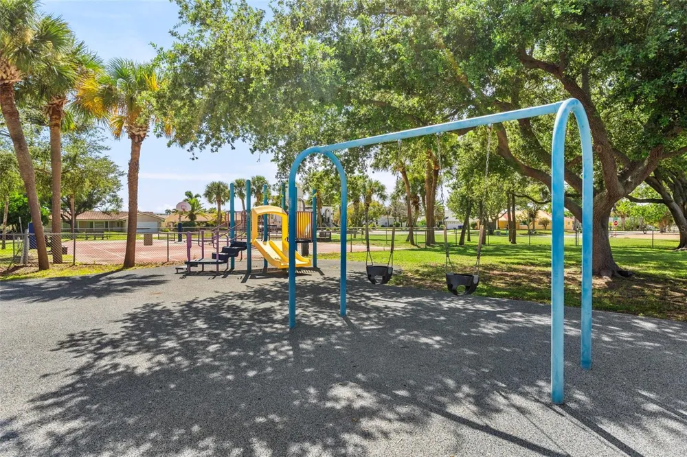 251 JULIA CIRCLE St Pete Beach, FL 33706