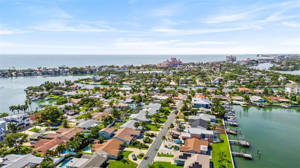 251 JULIA CIRCLE St Pete Beach, FL 33706