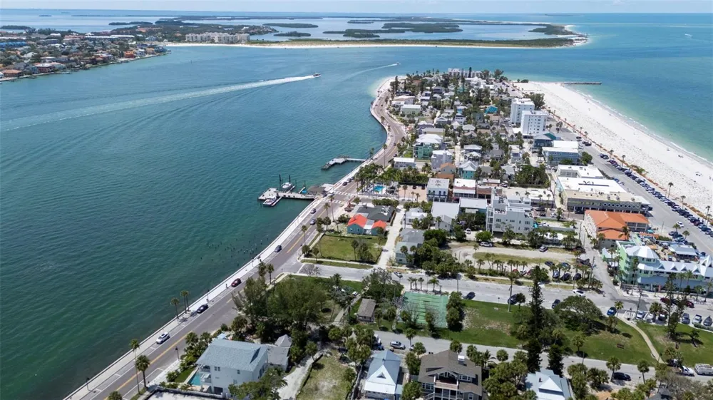 251 JULIA CIRCLE St Pete Beach, FL 33706
