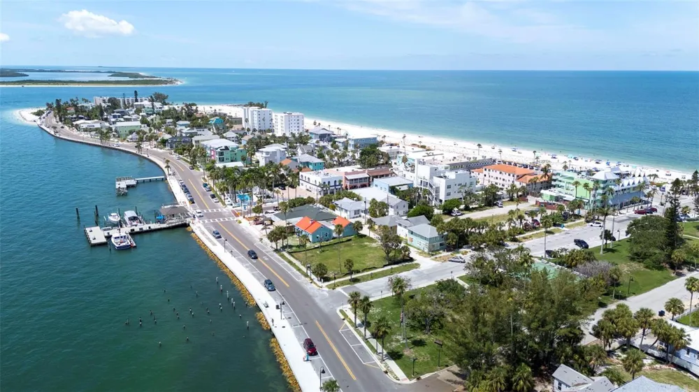 251 JULIA CIRCLE St Pete Beach, FL 33706