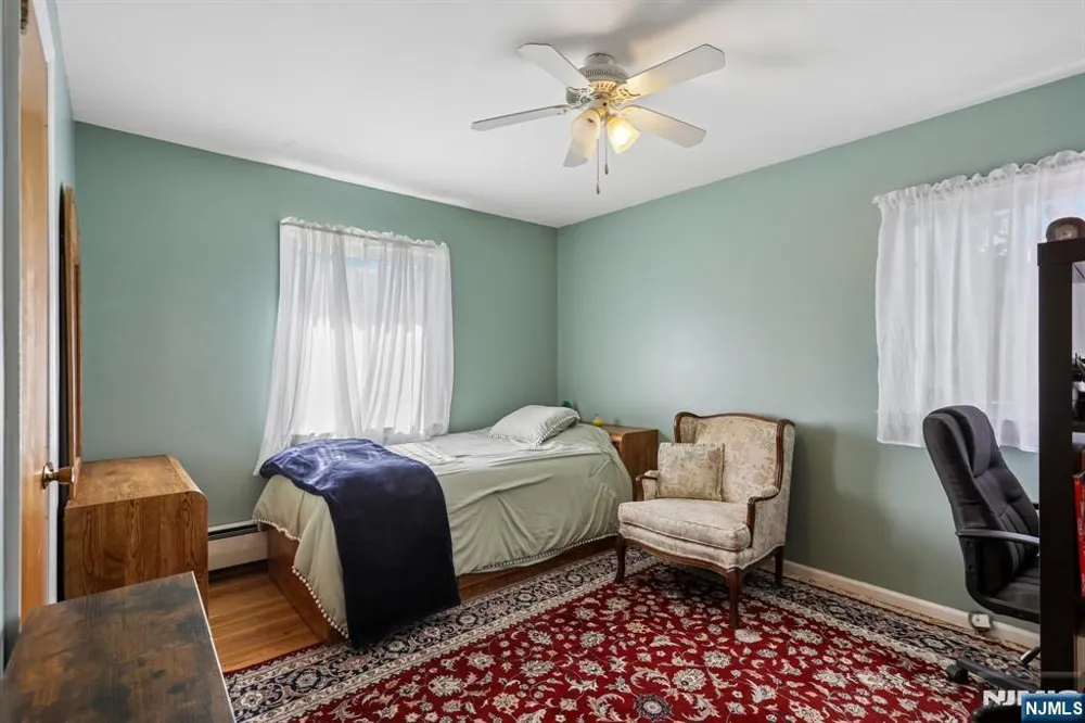 347 Alan Drive Paramus, NJ 07652