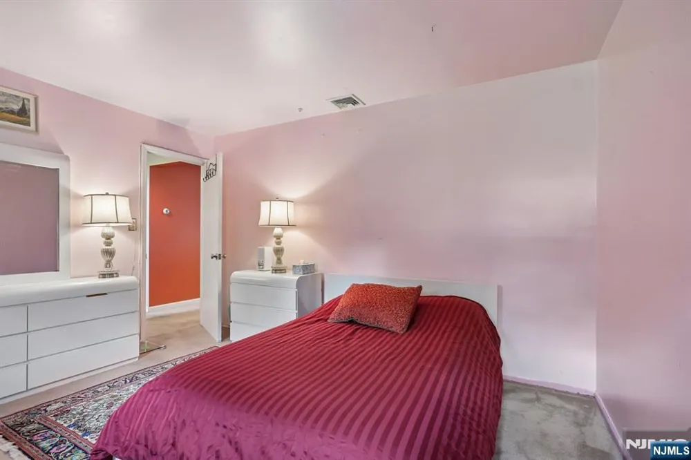 347 Alan Drive Paramus, NJ 07652