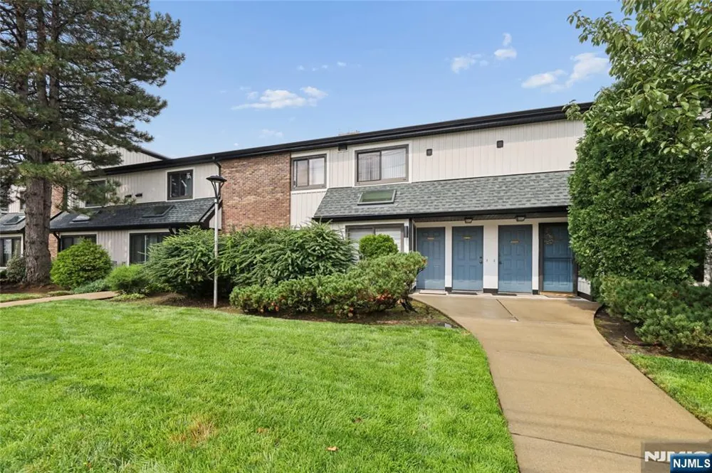 1447 John Street Fort Lee, NJ 07024