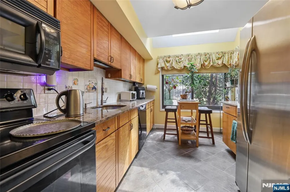 1447 John Street Fort Lee, NJ 07024