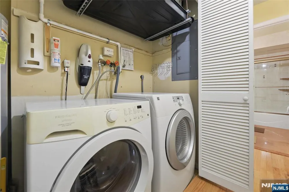 1447 John Street Fort Lee, NJ 07024