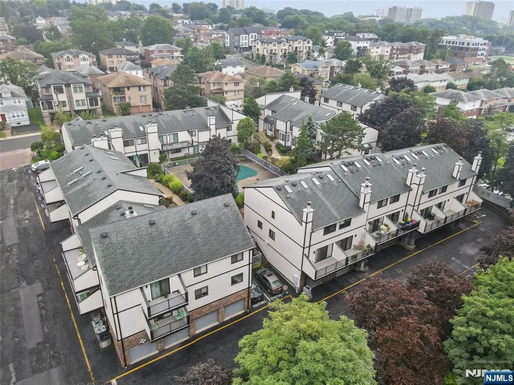 1447 John Street Fort Lee, NJ 07024