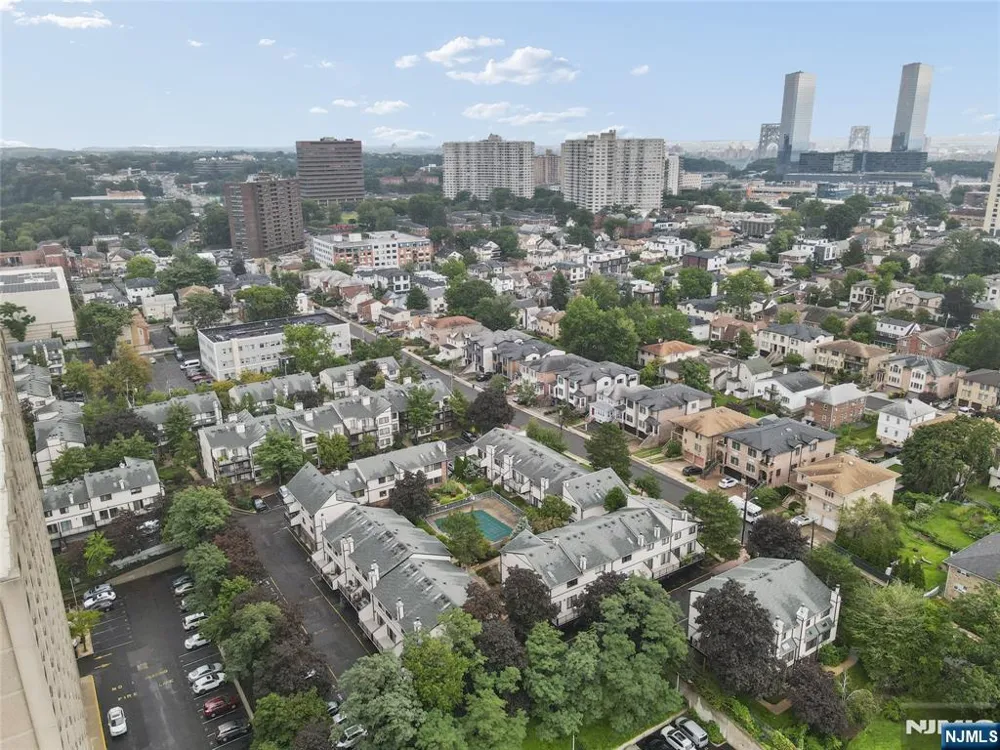 1447 John Street Fort Lee, NJ 07024