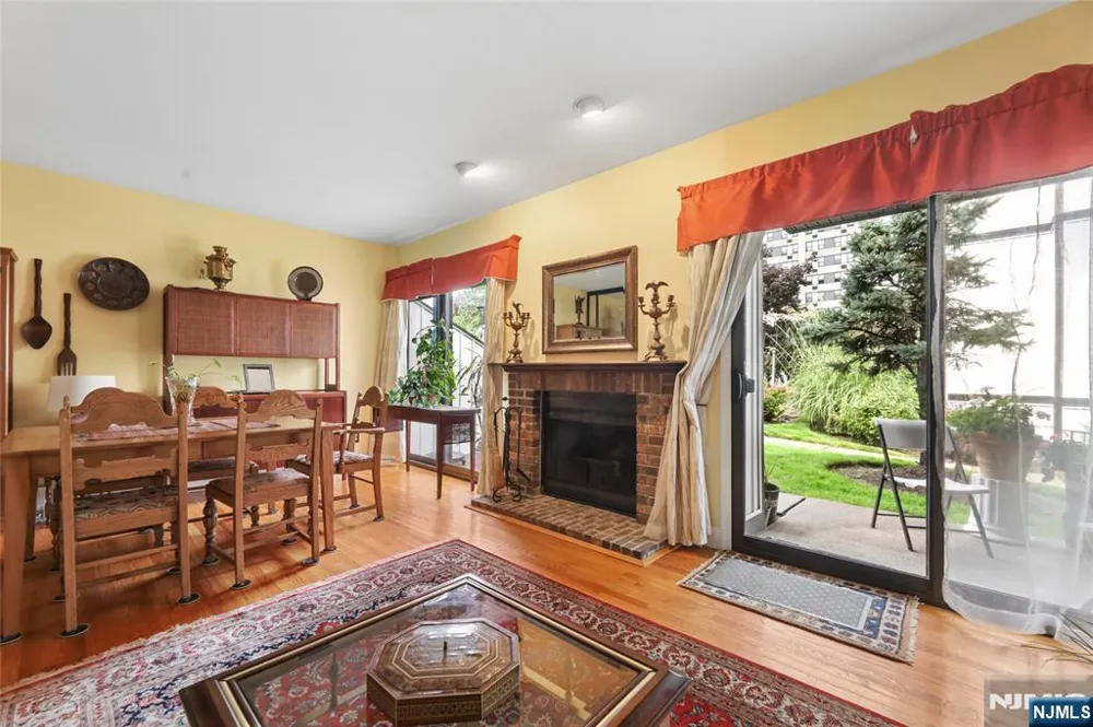 1447 John Street Fort Lee, NJ 07024