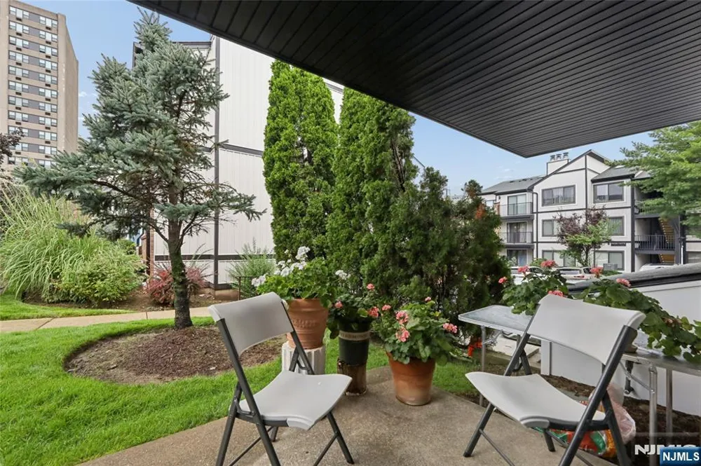 1447 John Street Fort Lee, NJ 07024