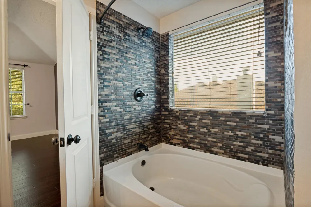 1421 Logan Drive Lancaster, TX 75146
