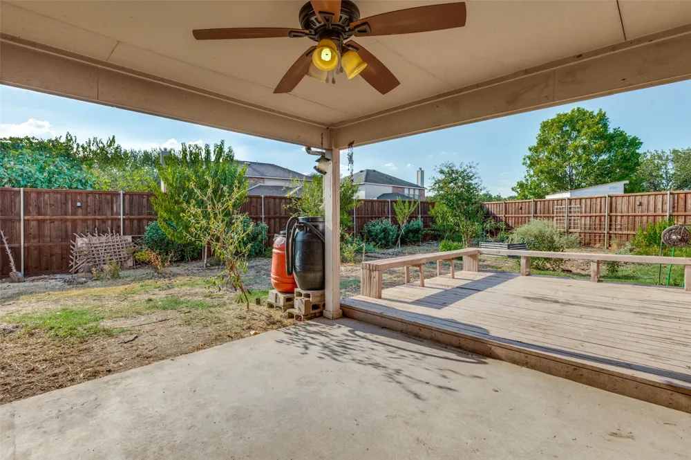 1421 Logan Drive Lancaster, TX 75146