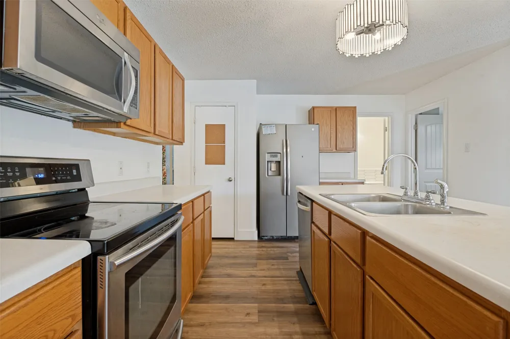 1421 Logan Drive Lancaster, TX 75146