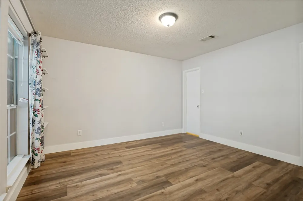 1421 Logan Drive Lancaster, TX 75146