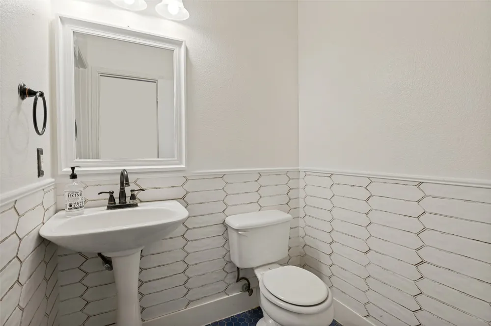 1421 Logan Drive Lancaster, TX 75146