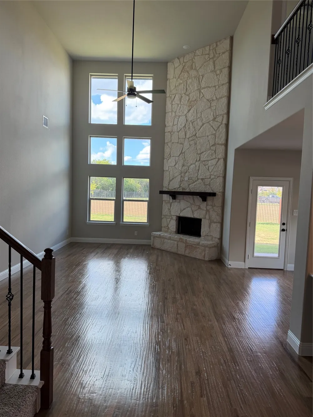 613 Red Maple Road Waxahachie, TX 75165