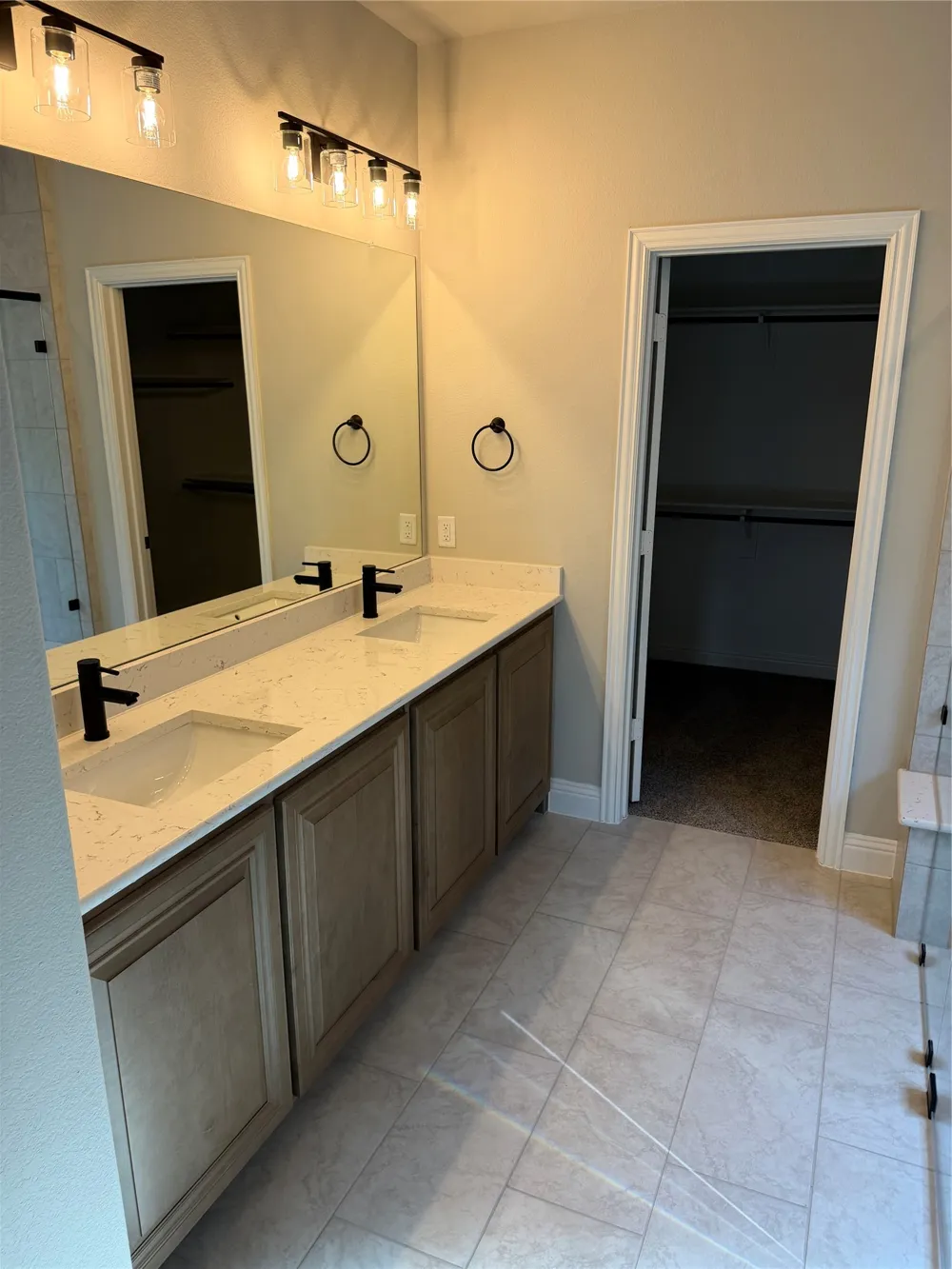 613 Red Maple Road Waxahachie, TX 75165