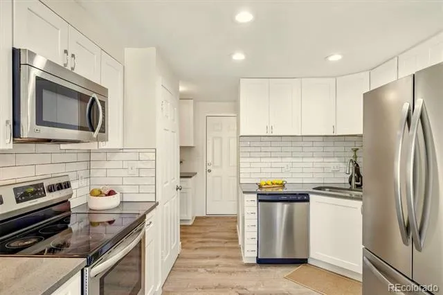 2906 S Parker Court Aurora, CO 80014