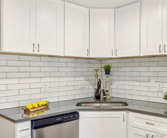 2906 S Parker Court Aurora, CO 80014