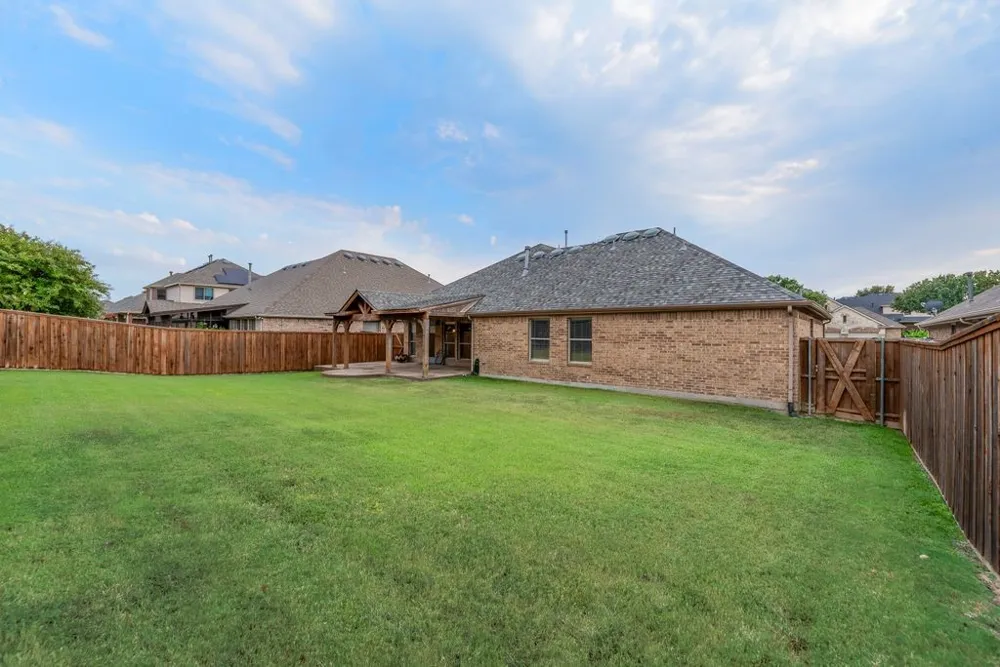 1009 Dancing Waters Avenue Forney, TX 75126