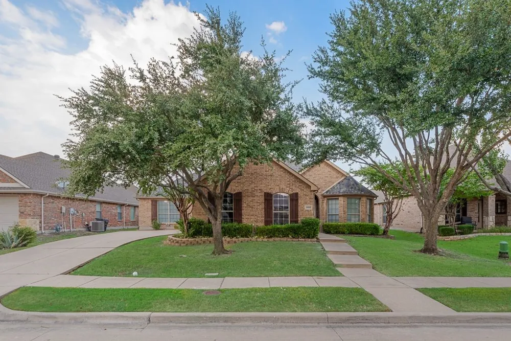 1009 Dancing Waters Avenue Forney, TX 75126