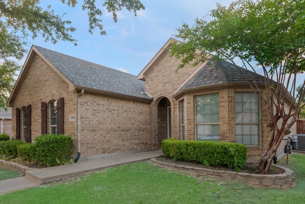 1009 Dancing Waters Avenue Forney, TX 75126