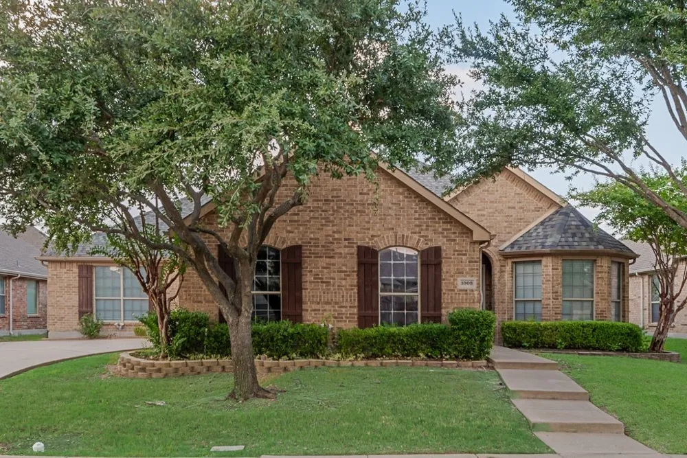 1009 Dancing Waters Avenue Forney, TX 75126