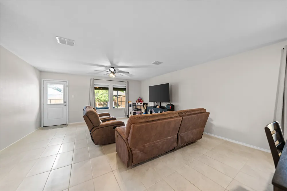 2015 Ava Drive Ennis, TX 75119