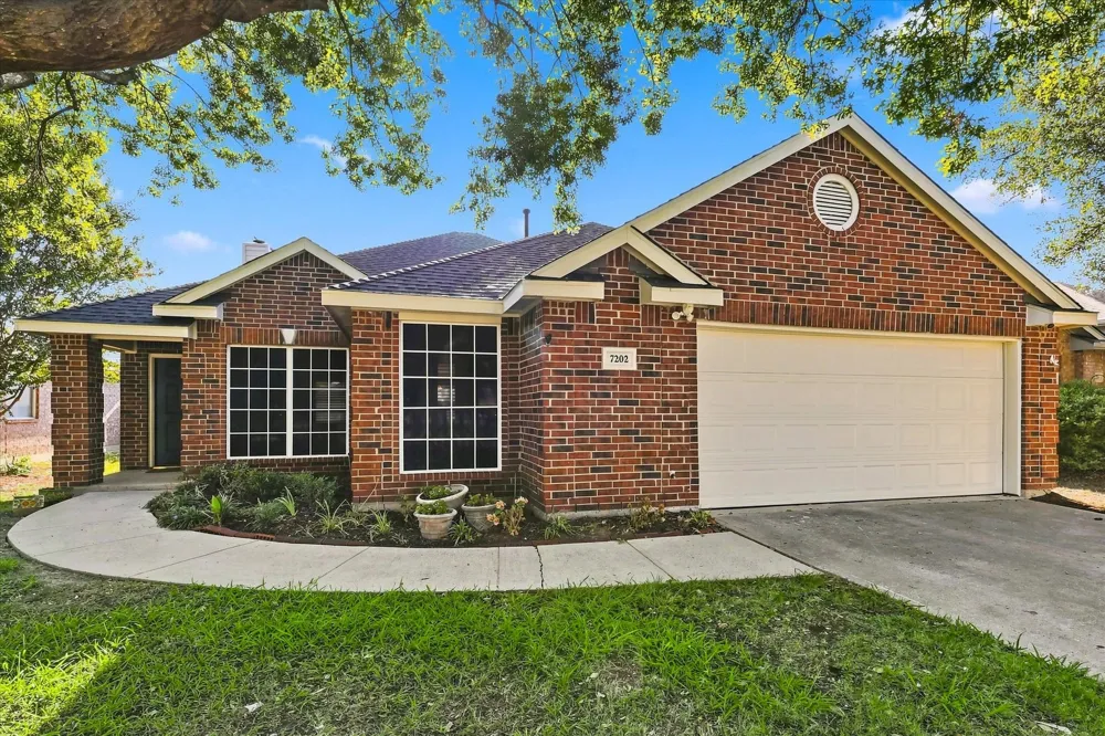 7202 Hillshire Lane Sachse, TX 75048
