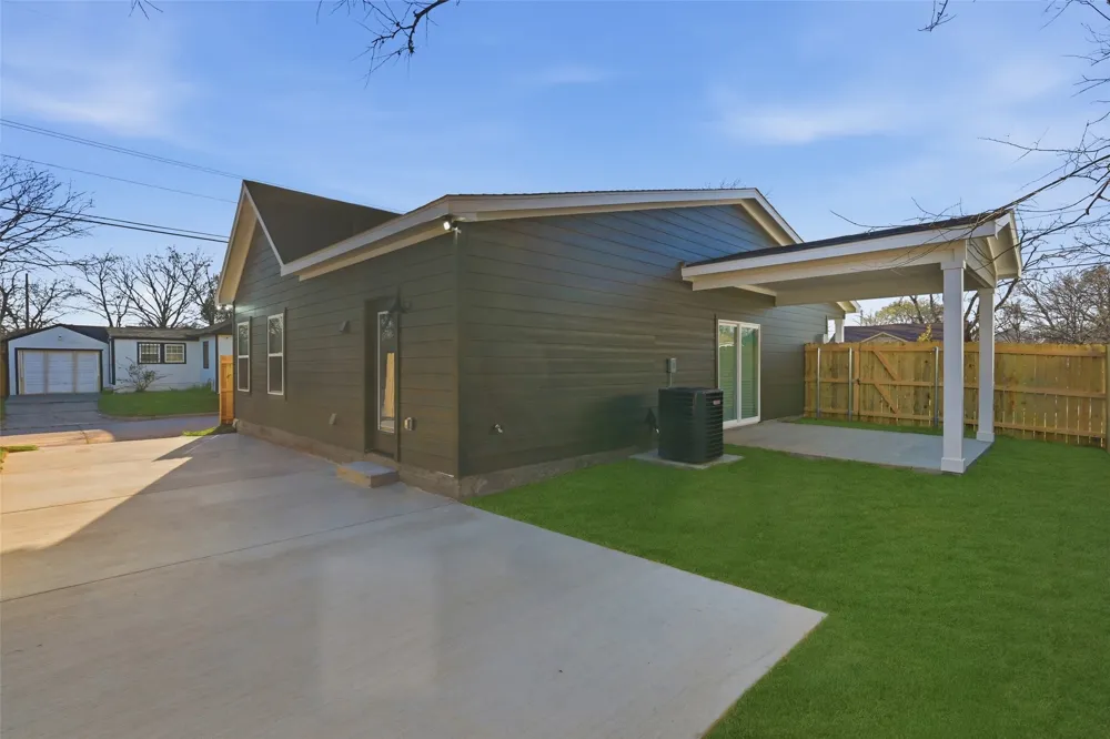 4222 Copeland Street Dallas, TX 75210