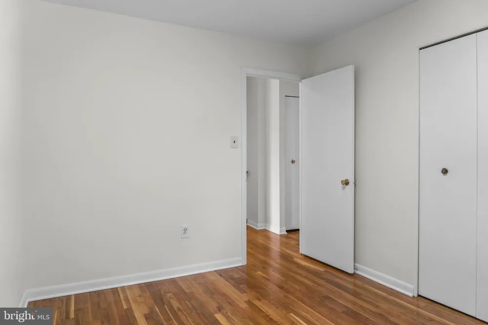 11820 ENID DRIVE Potomac, MD 20854