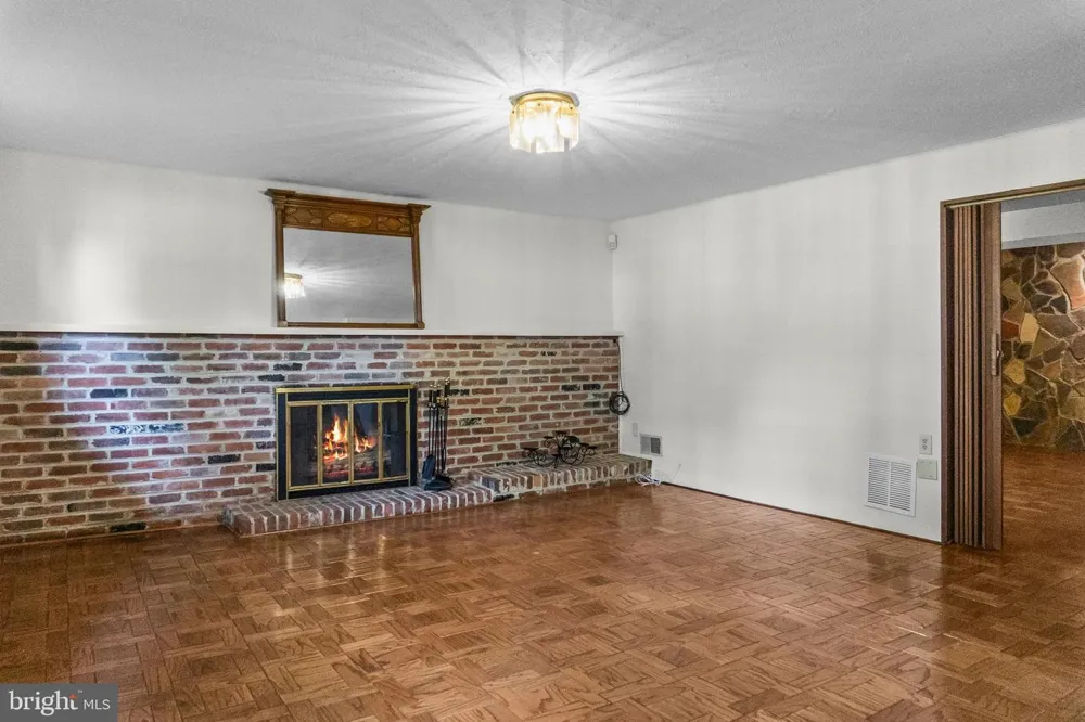 11820 ENID DRIVE Potomac, MD 20854