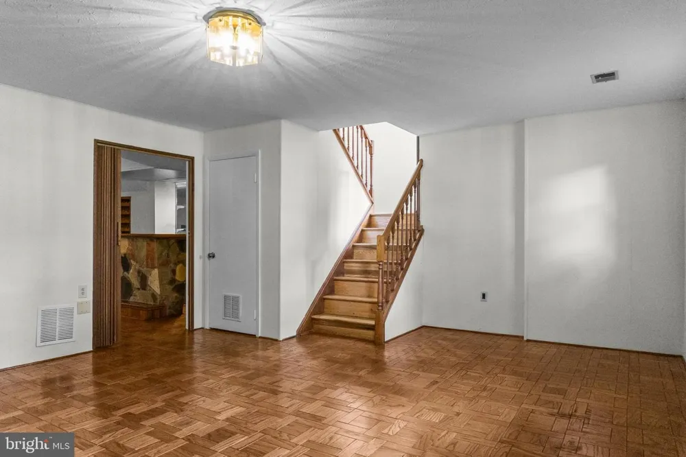 11820 ENID DRIVE Potomac, MD 20854